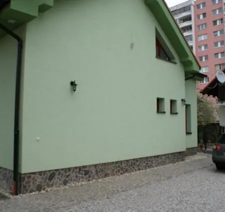 Ria Nocľah s raňajkami Bratislava